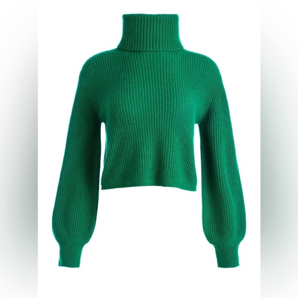 Alice + Olivia Carlynn Ribbed Cropped Turtleneck in Emerald Green
